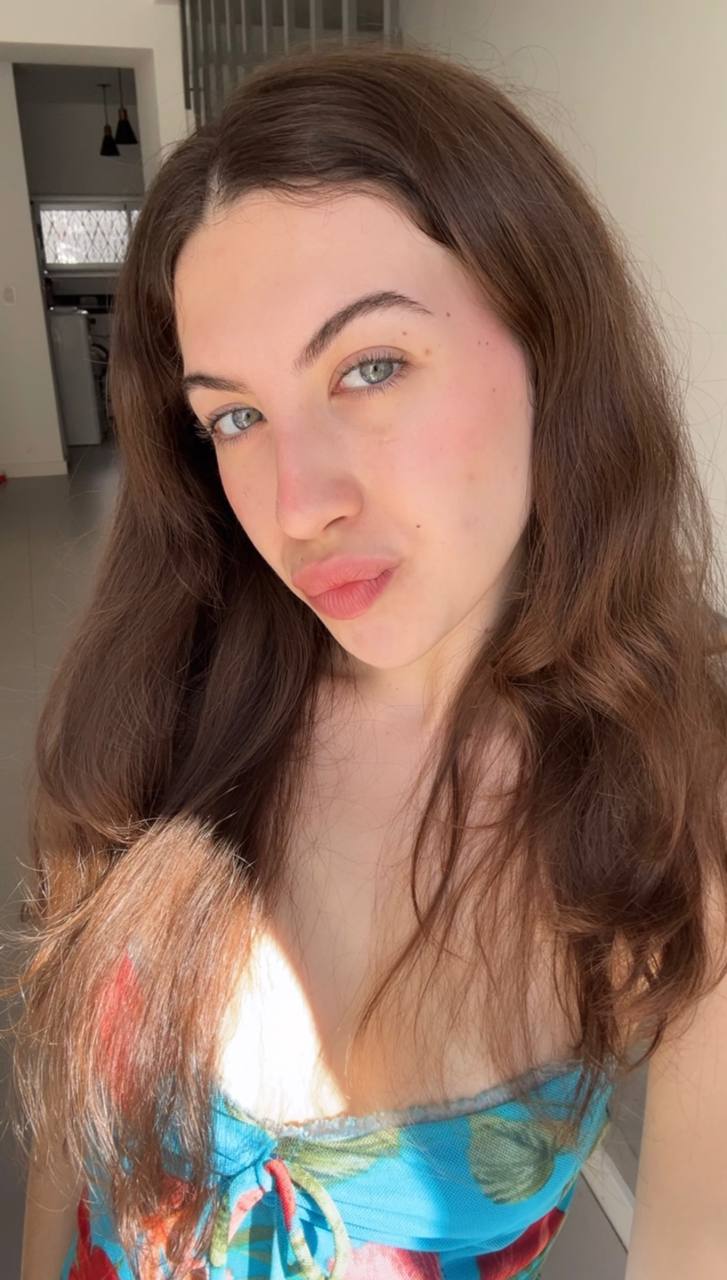 Nude girl Amber in Kashgar