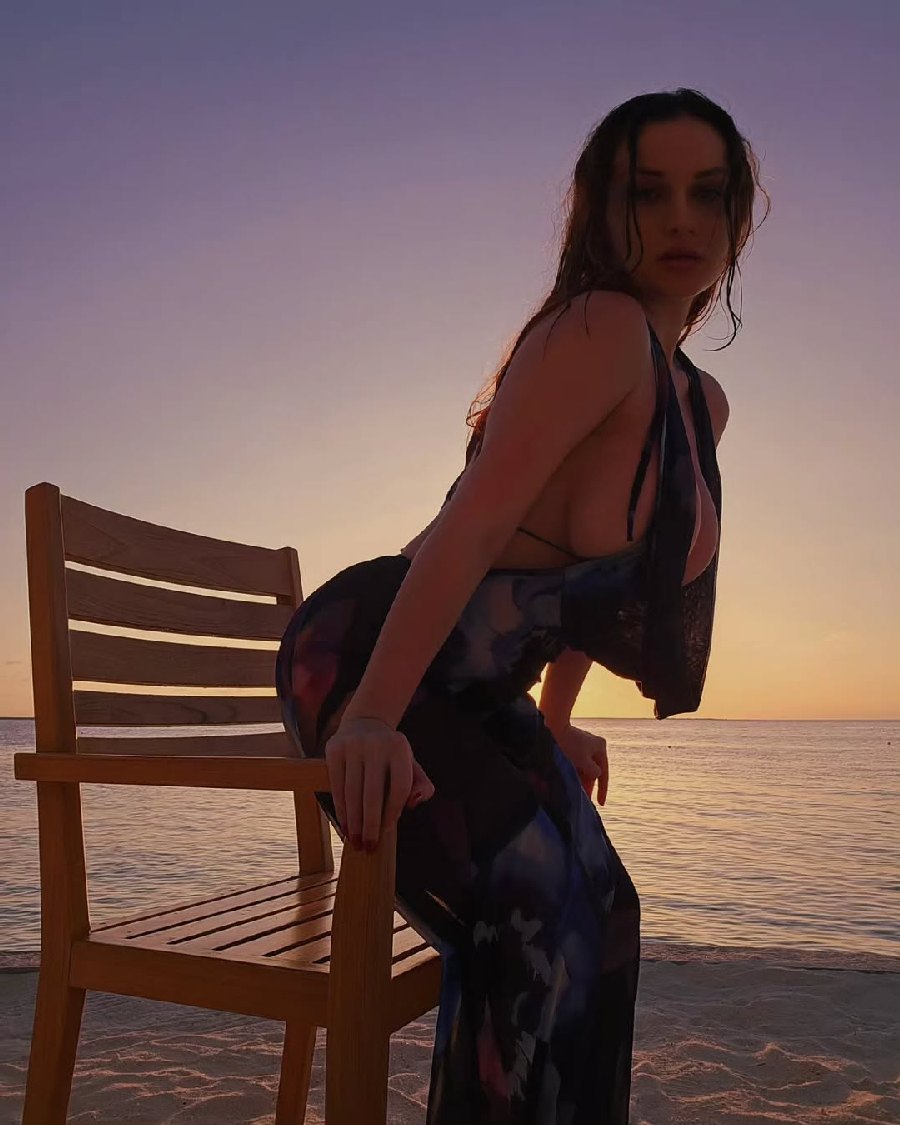 Sexy girl Miranda Faith nude in Kashgar