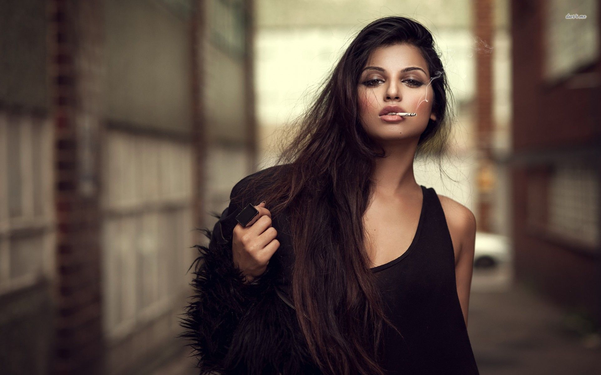 A playful frame from Sassy girls — online in Kashgar