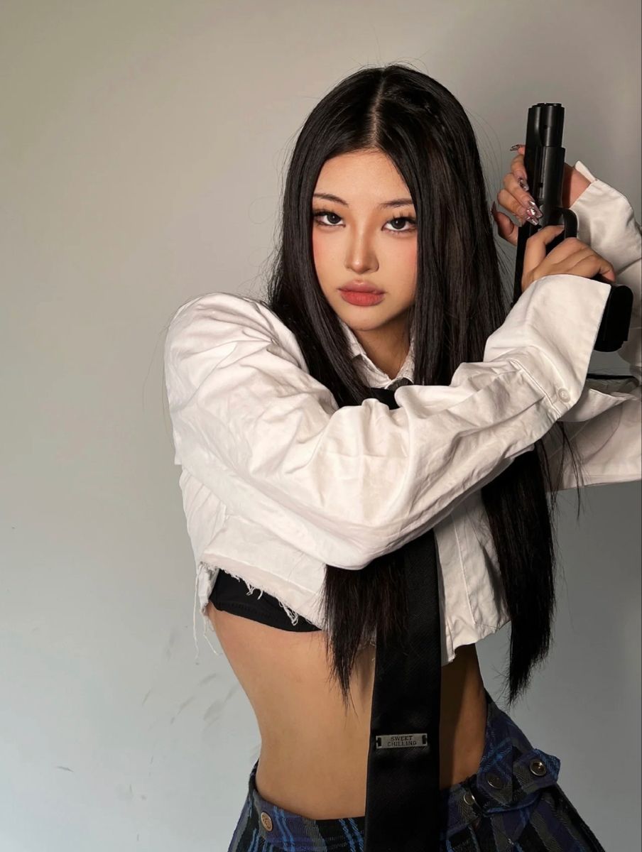 A cozy shot with Sassy girls — straight from Kashgar